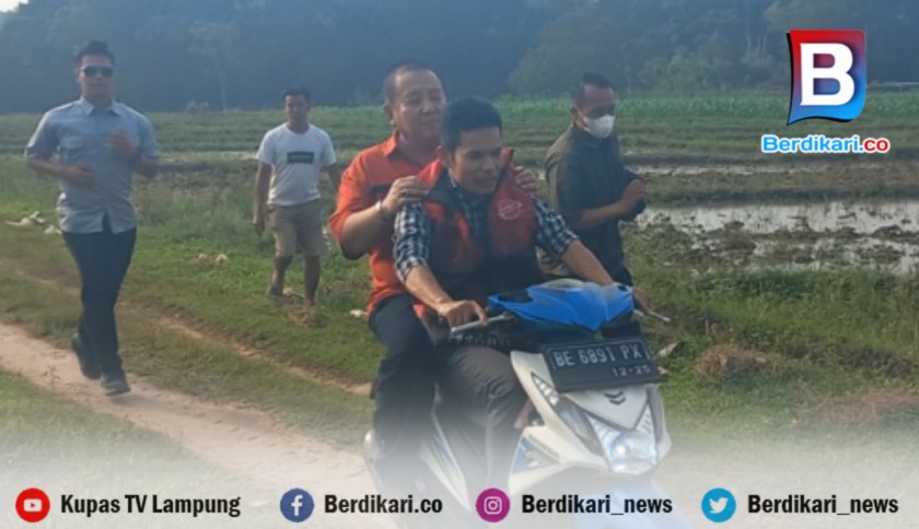 Arinal Djunaidi Naik Motor Tinjau Jembatan Sesek di Metro Lampung