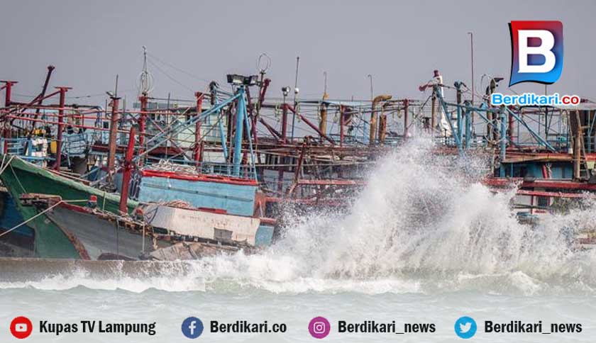 BMKG Ingatkan Potensi Gelombang Tinggi Hingga 4 Meter di Tiga Wilayah Perairan Lampung