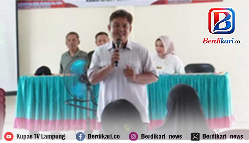 Diskominfotiksan Pesawaran Berikan Sosialisasi Bahaya Judi Online dan Penyebaran Hoaks pada TMMD ke-127