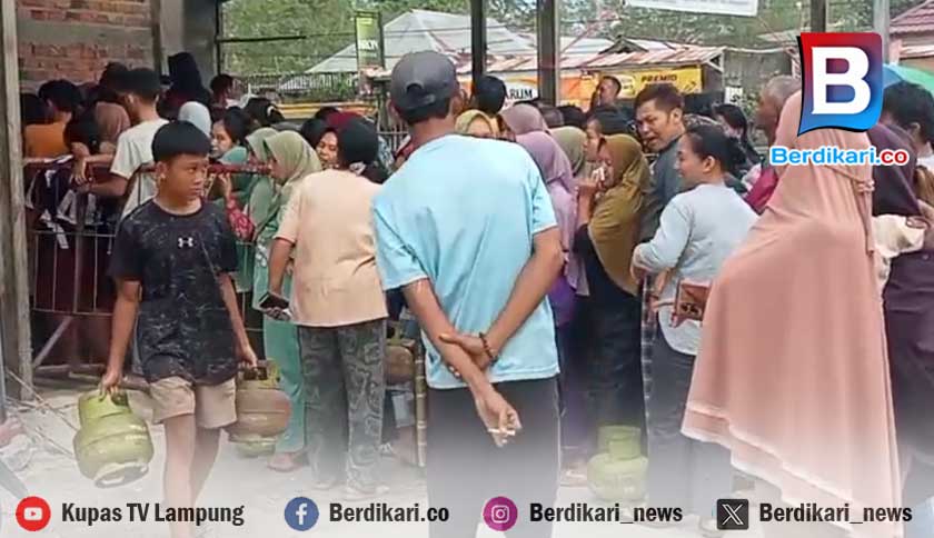 Ketika Rela Sandal Putus dan Kaki Terinjak Demi Gas 3 Kg