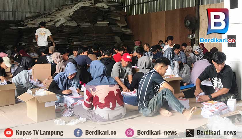 Pekerja Pelipat Surat Suara di Bandar Lampung Raup 225 Ribu per Hari