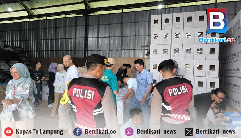 Proses Packing Logistik Pilkada di Bandar Lampung Dimulai, KPU Pastikan Keamanan Terjamin