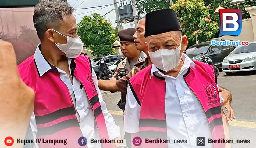 Sidang Perdana, Eks Bupati Lamtim Dawam Rahardjo Ajukan Eksepsi