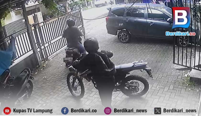 Terekam CCTV, Detik-detik Maling Gasak Motor Honda CRF di Durian Payung Bandar Lampung