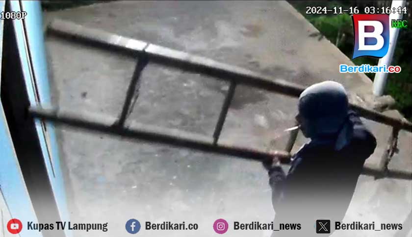 Terekam CCTV, Maling Santai Bobol Kantor PKBM di Kalianda Lampung Selatan