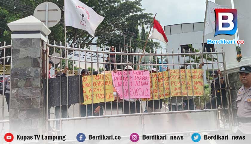 Belasan Warga Demo Desak Kejati Usut Tuntas Dugaan Korupsi di Dinas Perhubungan Lampung Selatan