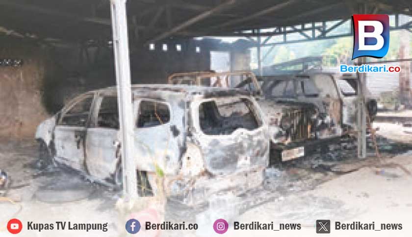 Gara-gara Konflik Bansos, Warga Bakar Rumah Kepala Kampung Gunung Agung Lamteng