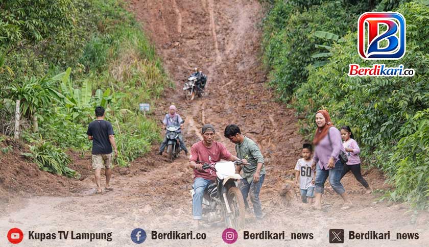 Jalan Berlumpur Tak Kunjung Diperbaiki, PUPR Lampung Barat Sebut Anggaran Minim