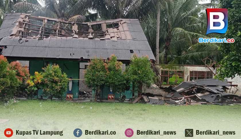 Kebakaran Hanguskan Gedung Kantor dan Perpustakaan SDN Kalirejo Tanggamus