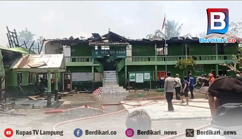 Korsleting Diduga Jadi Pemicu Kebakaran MTs NU Krui, 10 Ruangan Hangus