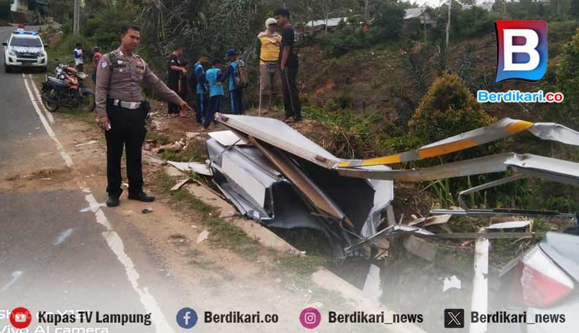 Kronologi Kecelakaan Maut Dua Mobil di Lambar