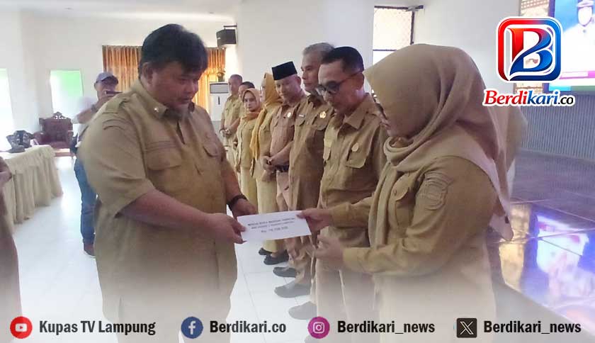 Pemkot Bandar Lampung Cairkan Bosda Rp300 Ribu untuk Seluruh Siswa SMP Negeri