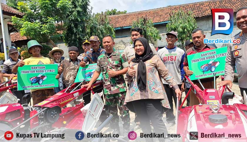 Pemkot Bandar Lampung Salurkan 5 Unit Traktor ke Kelompok Tani