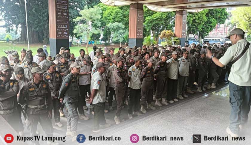 Puluhan Pol PP Tuntut Kepala Satpol PP Lampung Dicopot