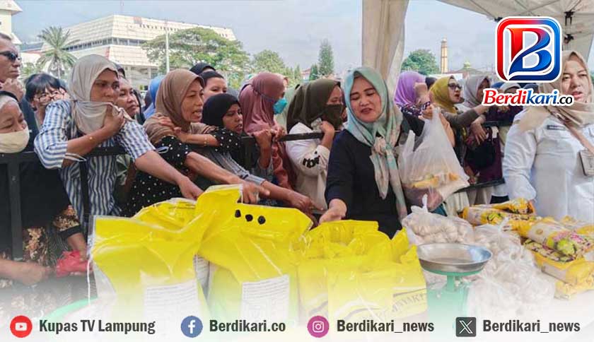 Ratusan Warga Serbu Pasar Murah di Lapangan Korpri, MinyaKita Paling Diburu    