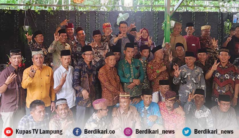 Tokoh Adat Sungkai Bunga Mayang Lampung Utara Deklarasi Dukungan Kepada Ganjar-Mahfud