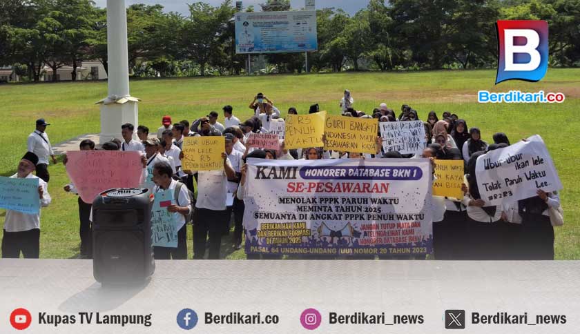 Tolak PPPK Paruh Waktu, Ratusan Honorer Gelar Aksi Damai di Gedung Pemkab Pesawaran