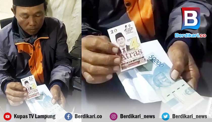 Viral! Video Warga Lampung Terima Amplop Berisi Uang dan Gambar Caleg DPR RI dr.Atras